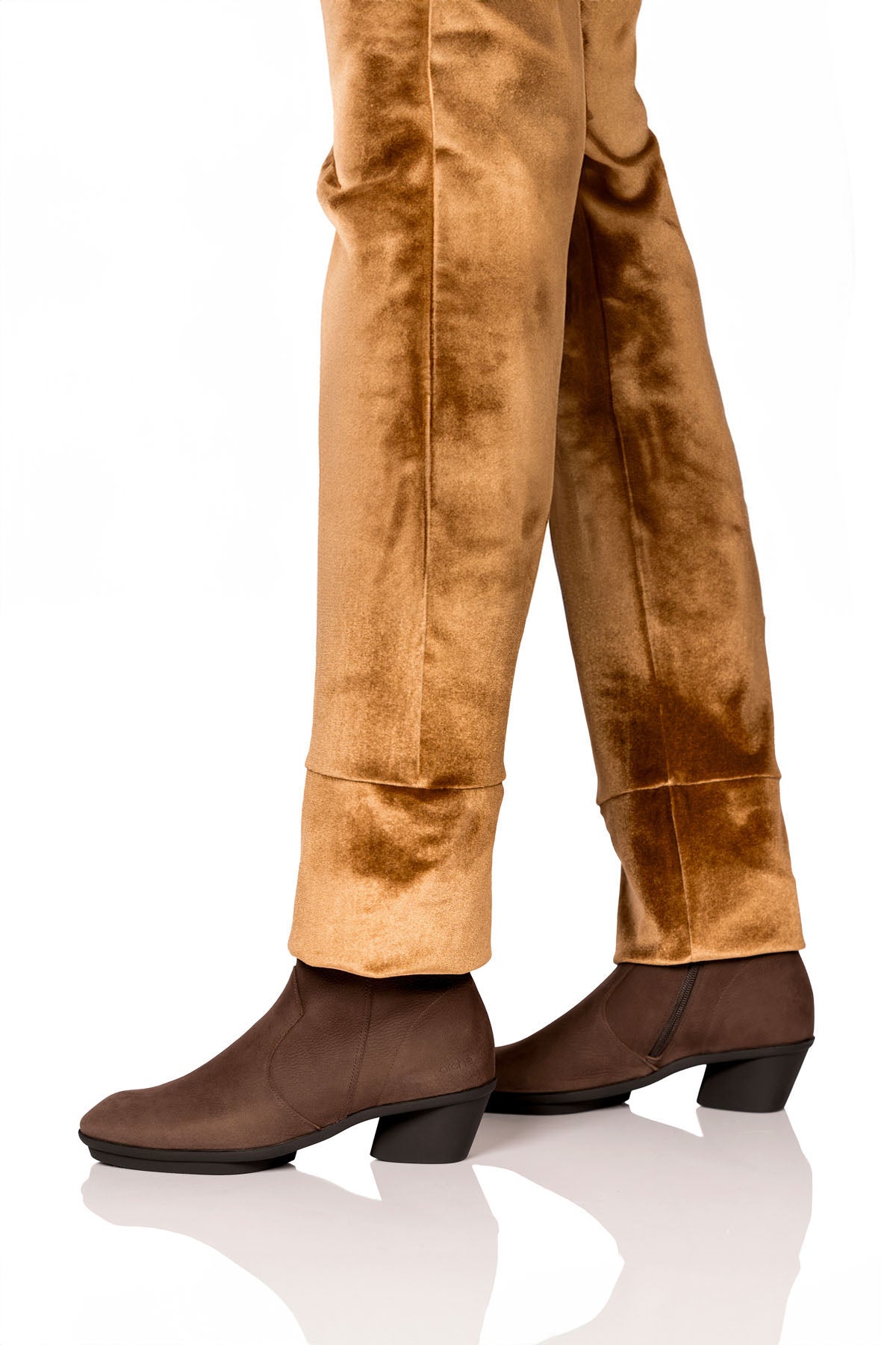 Arche Μποτάκια με Τακούνι Junity - Truffe - Chic & Simple