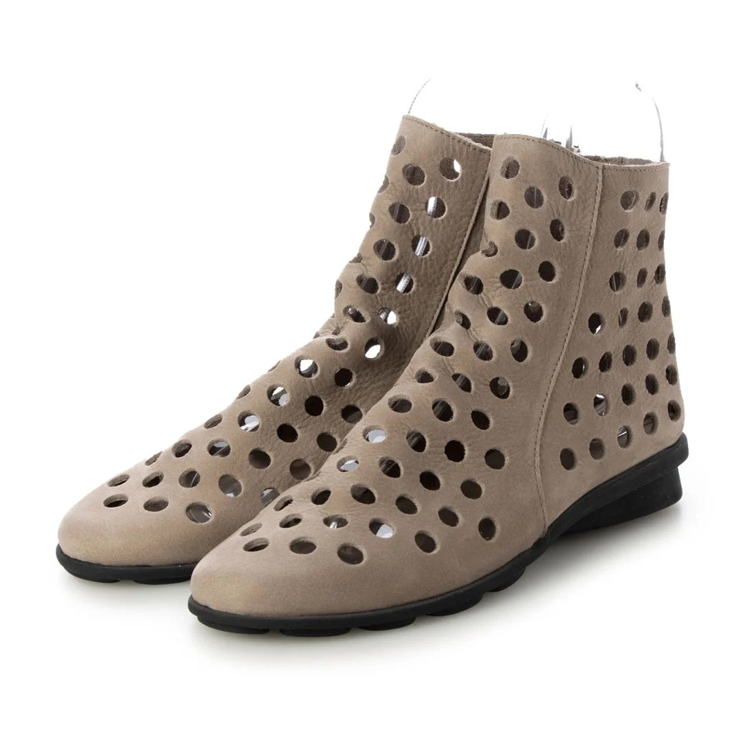 Arche Summer Boots with Laser Cut Dato - Sabbia