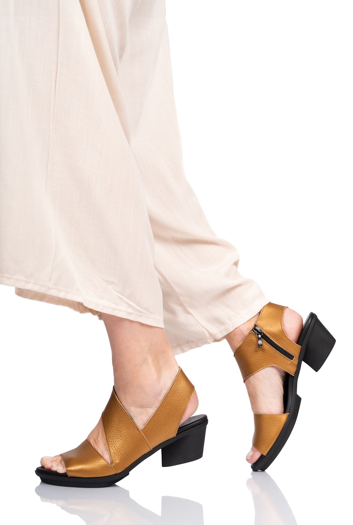 Arche Jaylhy Sandals - Metallic Gold - Chic & Simple