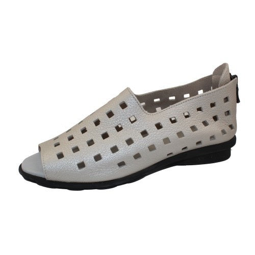 Chic and Simple Arche Slip ons with Peep Toe Drick - Nacre Brume