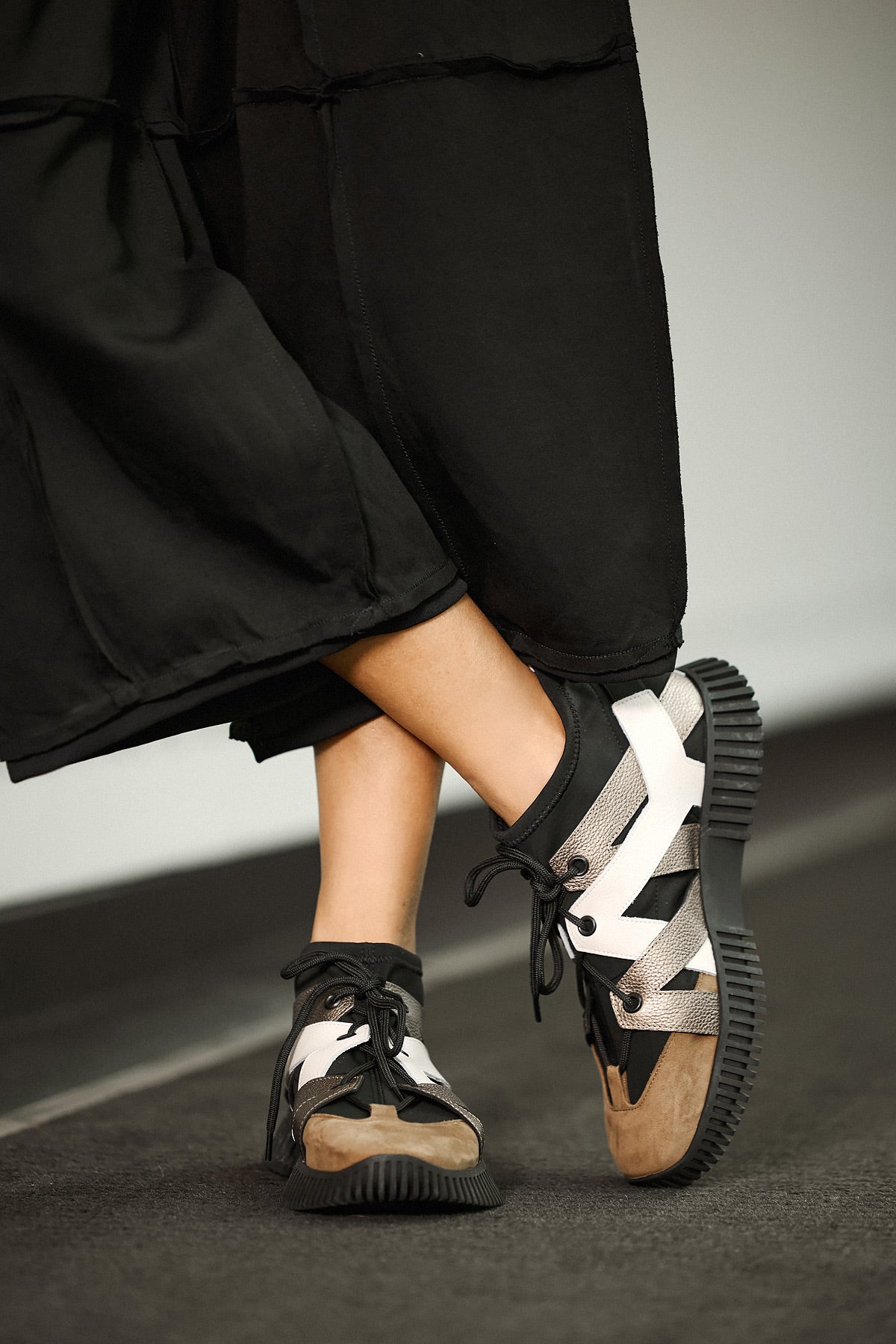 Arche Sneakers Havata - Multicolor Μαύρο/Άσπρο/Μπεζ/Χρυσό - Chic & Simple 