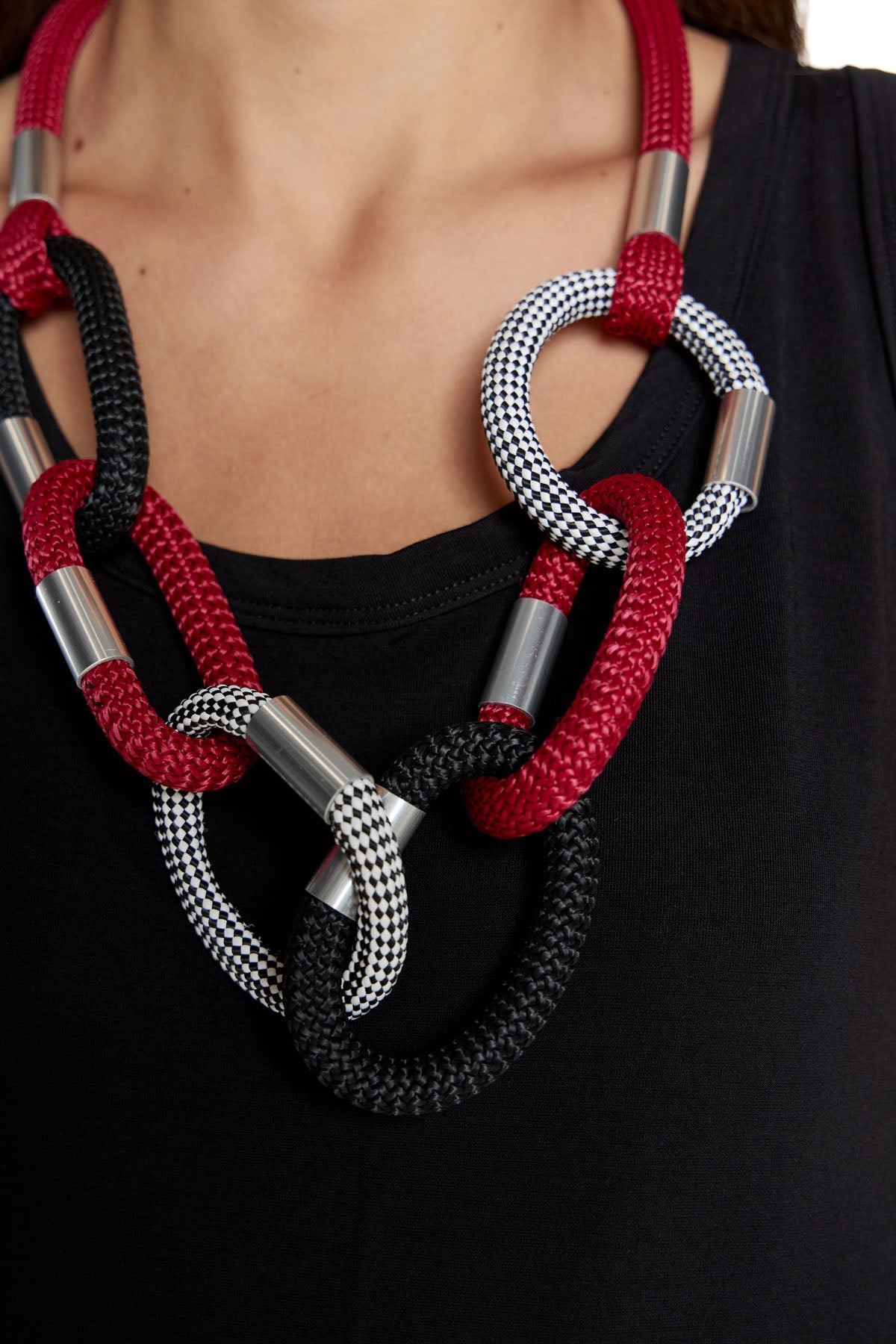 Chic & Simple Tie the Knot Necklace - Black/Burgundy/Grey