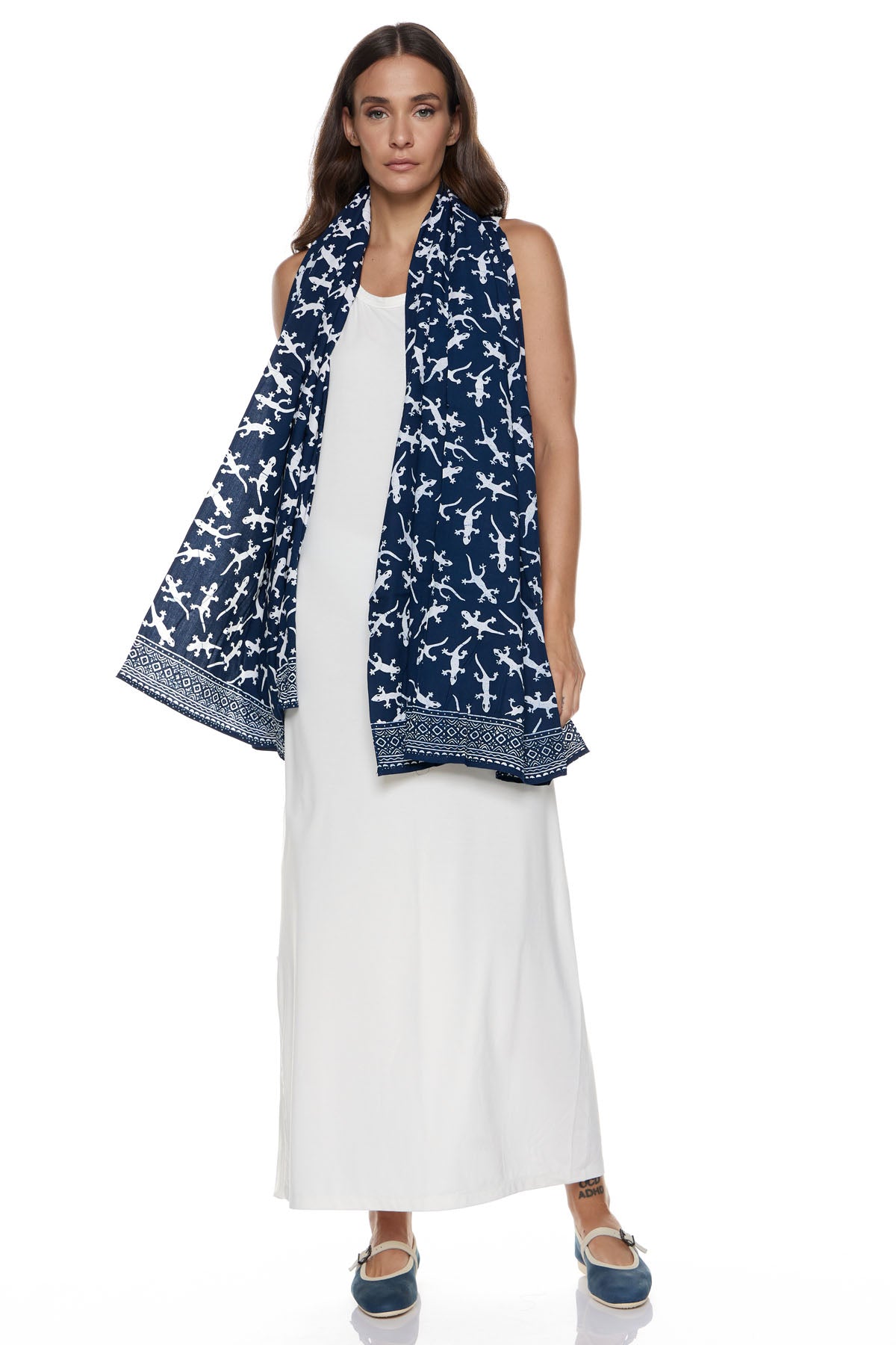 Chic & Simple Pareo / Scarf Vivian - Dark Blue with White Salamanders